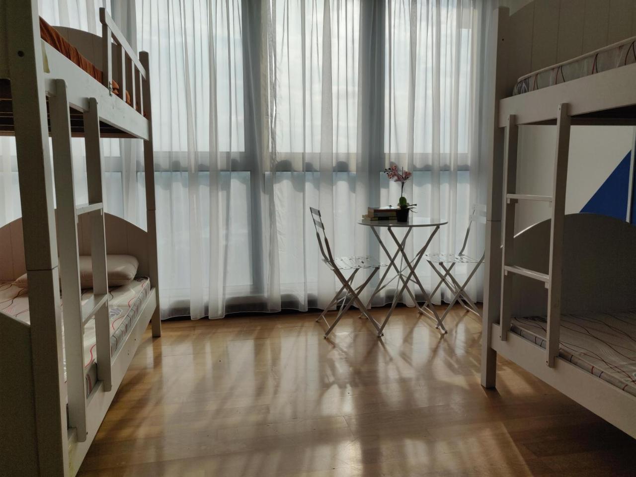 Skybed Over The Sky Hostel @Regalia Suites & Residences Kl Kuala Lumpur Buitenkant foto
