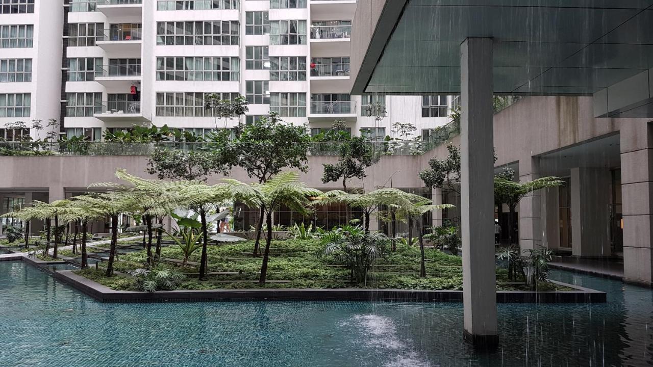Skybed Over The Sky Hostel @Regalia Suites & Residences Kl Kuala Lumpur Buitenkant foto