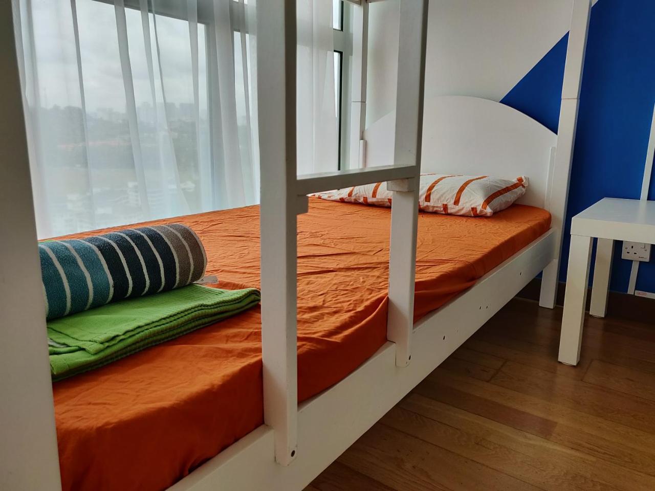 Skybed Over The Sky Hostel @Regalia Suites & Residences Kl Kuala Lumpur Buitenkant foto