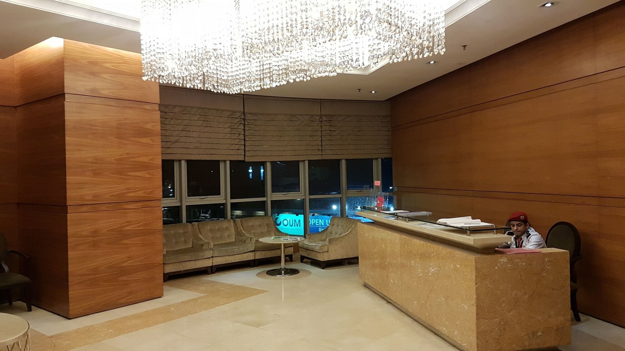 Skybed Over The Sky Hostel @Regalia Suites & Residences Kl Kuala Lumpur Buitenkant foto